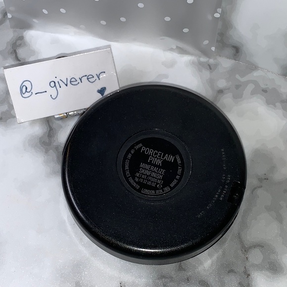 RARE Porcelain Pink MAC MIneralized Skinfinish - Picture 8 of 13